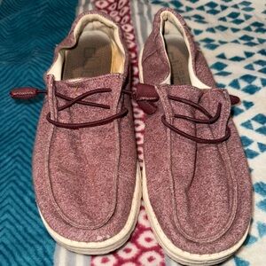 Pinky maroon Hey Dude slip ons